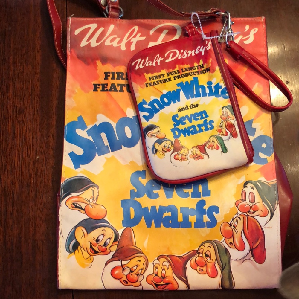 NWOT Walt Disney World seven Dwarf tote and wristlet